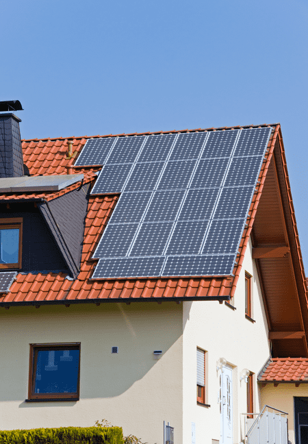 Et si je rechargeais ma voiture avec ma propre énergie solaire ?